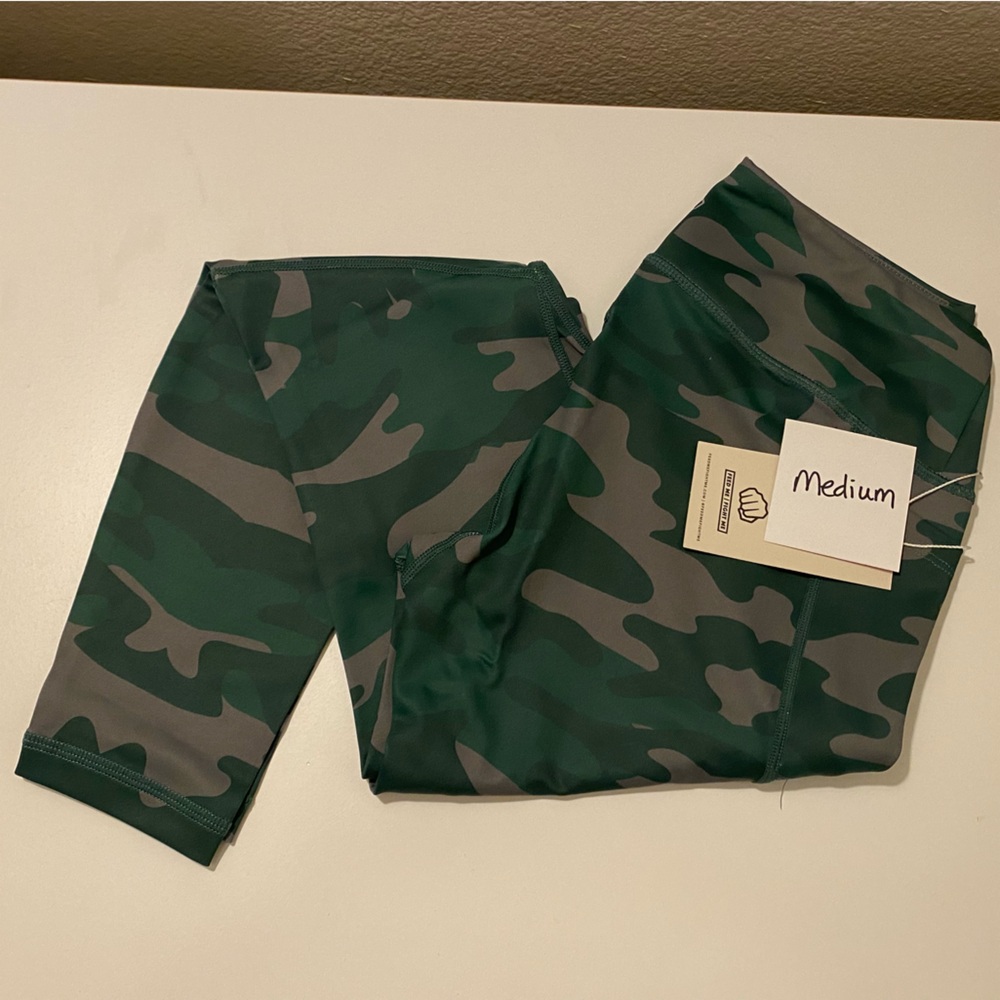 Feed Me Fight Me leggings - Med - NWT camp